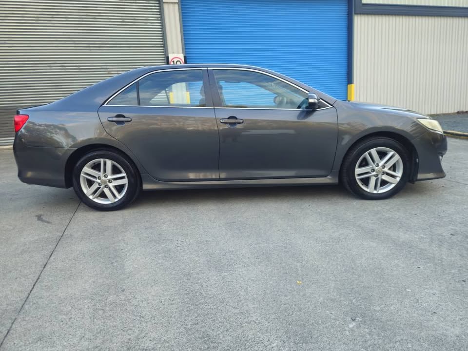 2012 Toyota camry atara 7.jpg